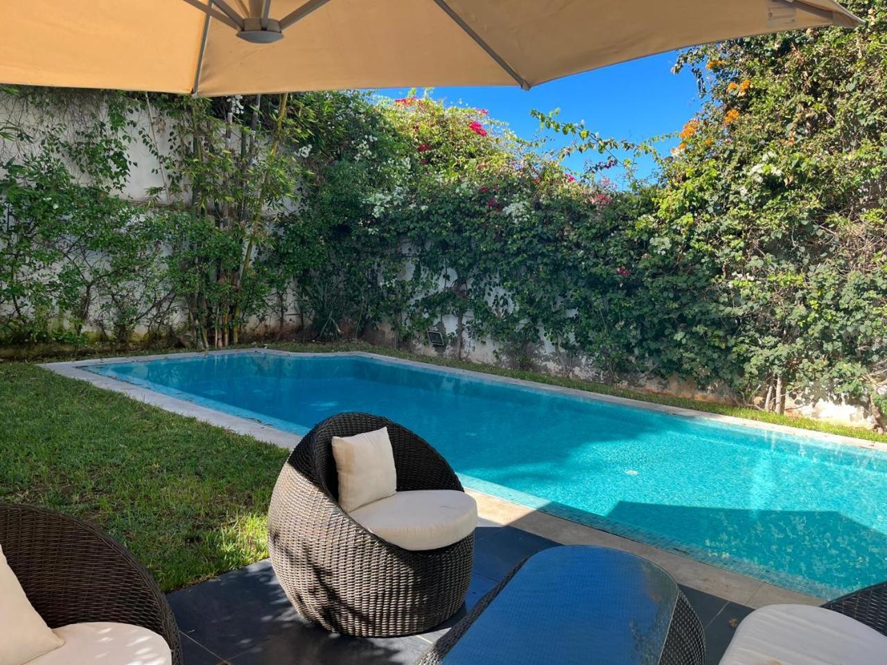 فيلة Moderne Avec Piscine, Front De