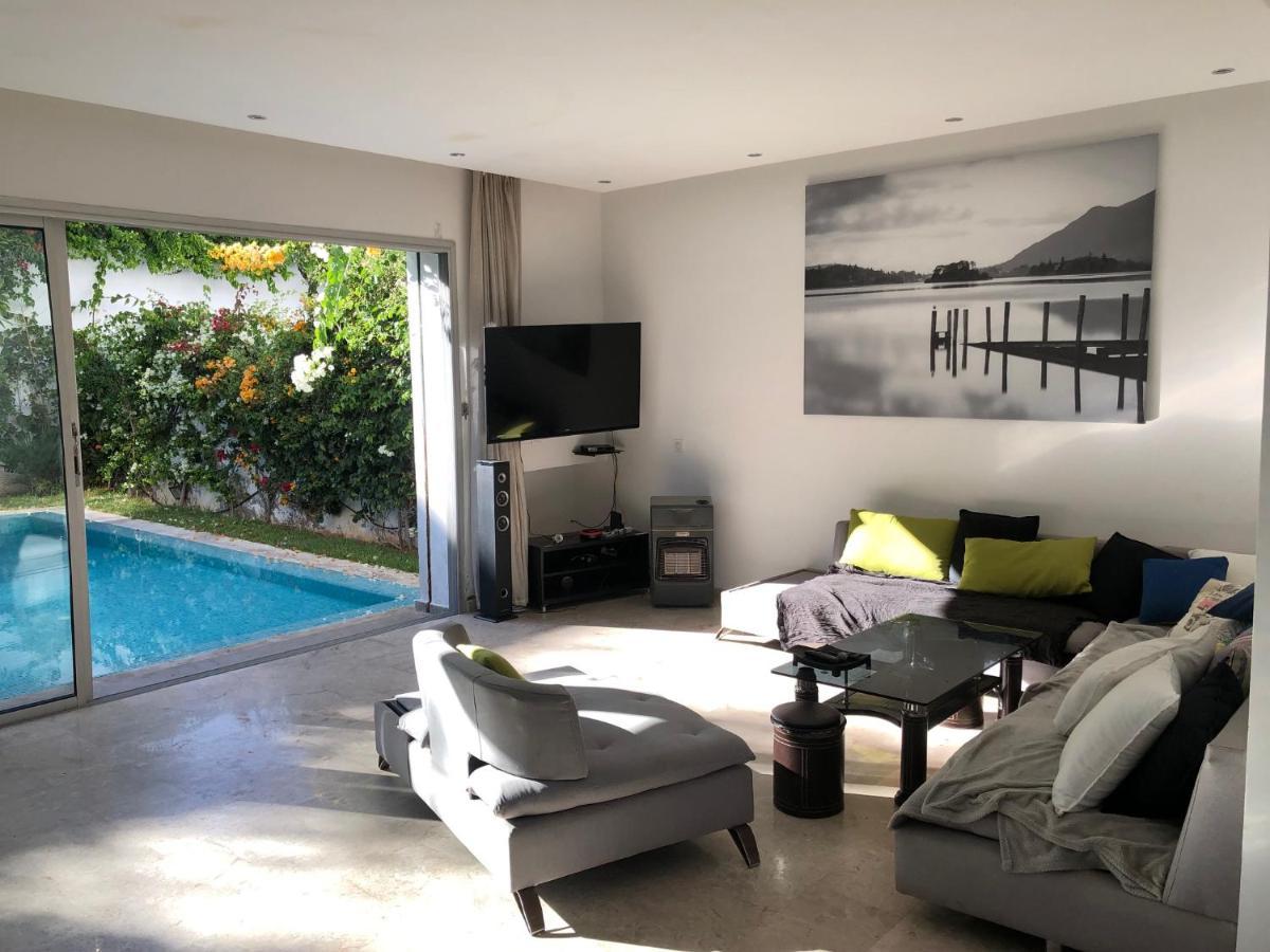 Moderne Avec Piscine, Front De Villa Casablanca